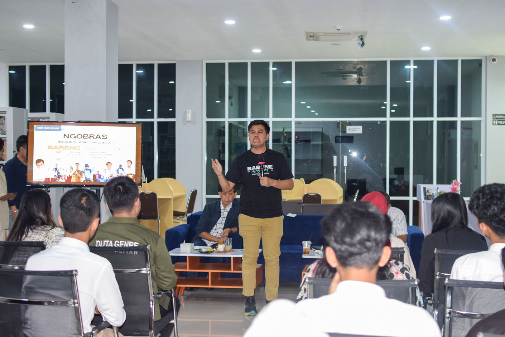 Ngobras Bareng Pemuda di Cafe Litera Perpus, Mas Ibin Siapkan Ruang Kreatif Lebih di Kota Blitar