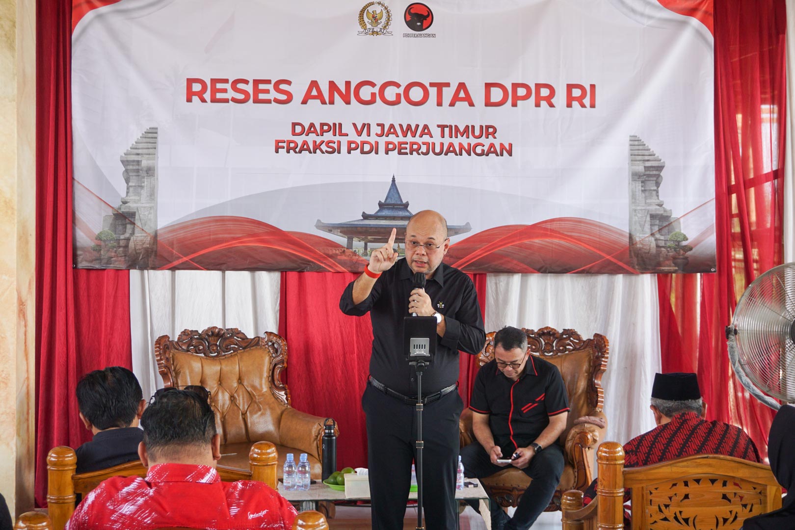 Cucu Bung Karno Turun ke Blitar, Romy Soekarno Dorong PDIP Lebih Modern dan Dekat Gen Z