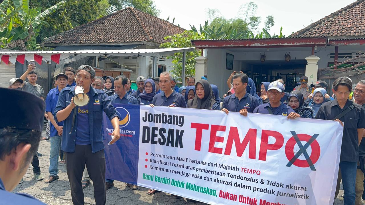 Kesatria Grassroots NasDem Jombang Geruduk Kantor DPD, Desak Tempo Klarifikasi dan Pimpinan Partai Ambil Sikap Tegas