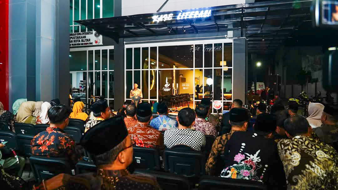 tampak depan kafe literasi kota blitar