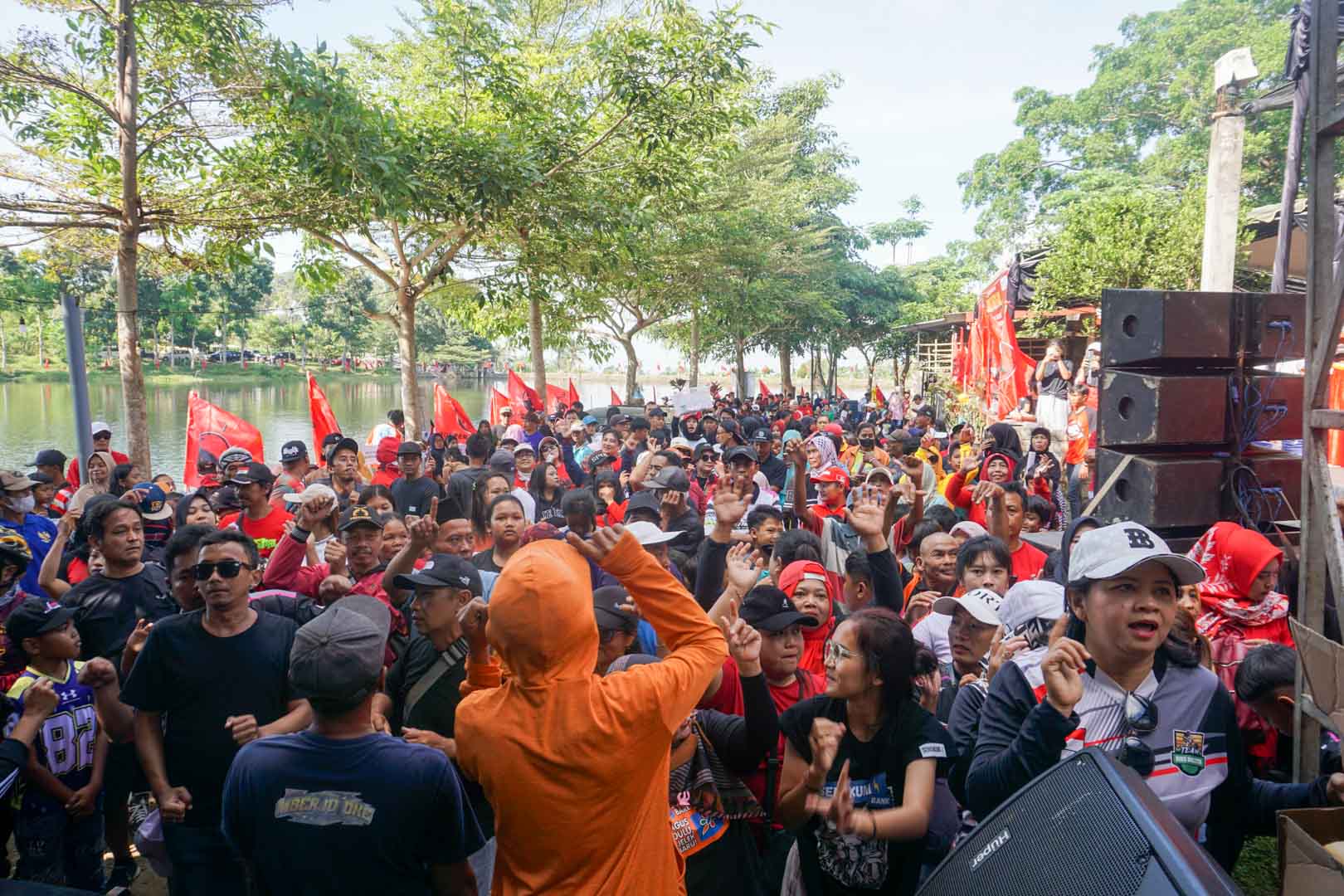 ribuan warga di blumbang gede soso gandusari blitar Minggu 28 Juni 2026
