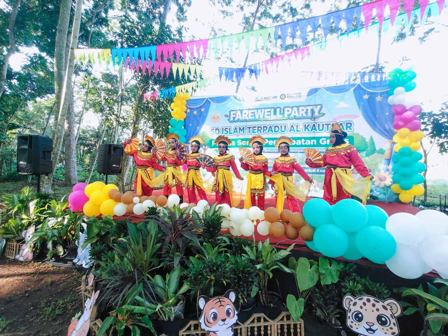 Belajar Peduli Lewat Aksi Nyata, SDIT Al-Kautsar Kebonduren-Blitar Padukan Farewell Party dengan Pengobatan Gratis Bersama Laskar Peduli Kasih