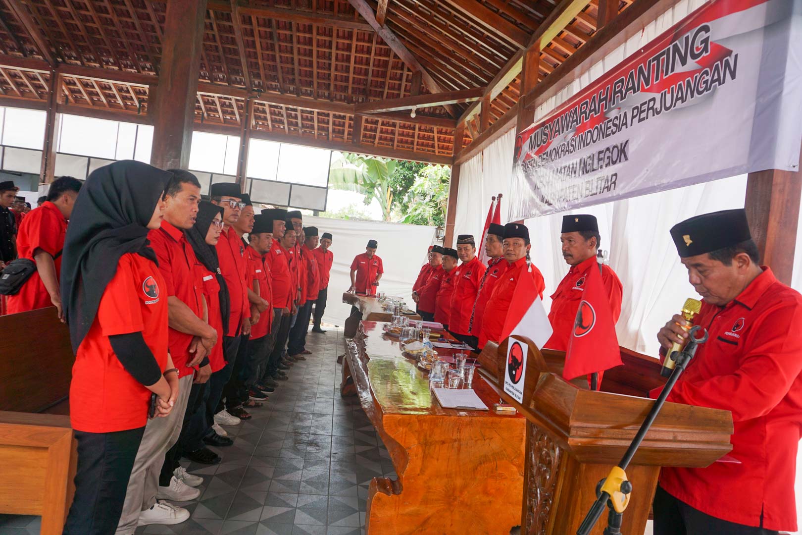 Musran PDI Perjuangan Kabupaten Blitar Lahirkan Gelombang Kader Muda, Guntur Wahono: Ada Semangat Baru Memperjuangkan Aspirasi Rakyat Basori lantik Ranting PDI Perjuangan Kabupaten Blitar Minggu 19 Juli 2026