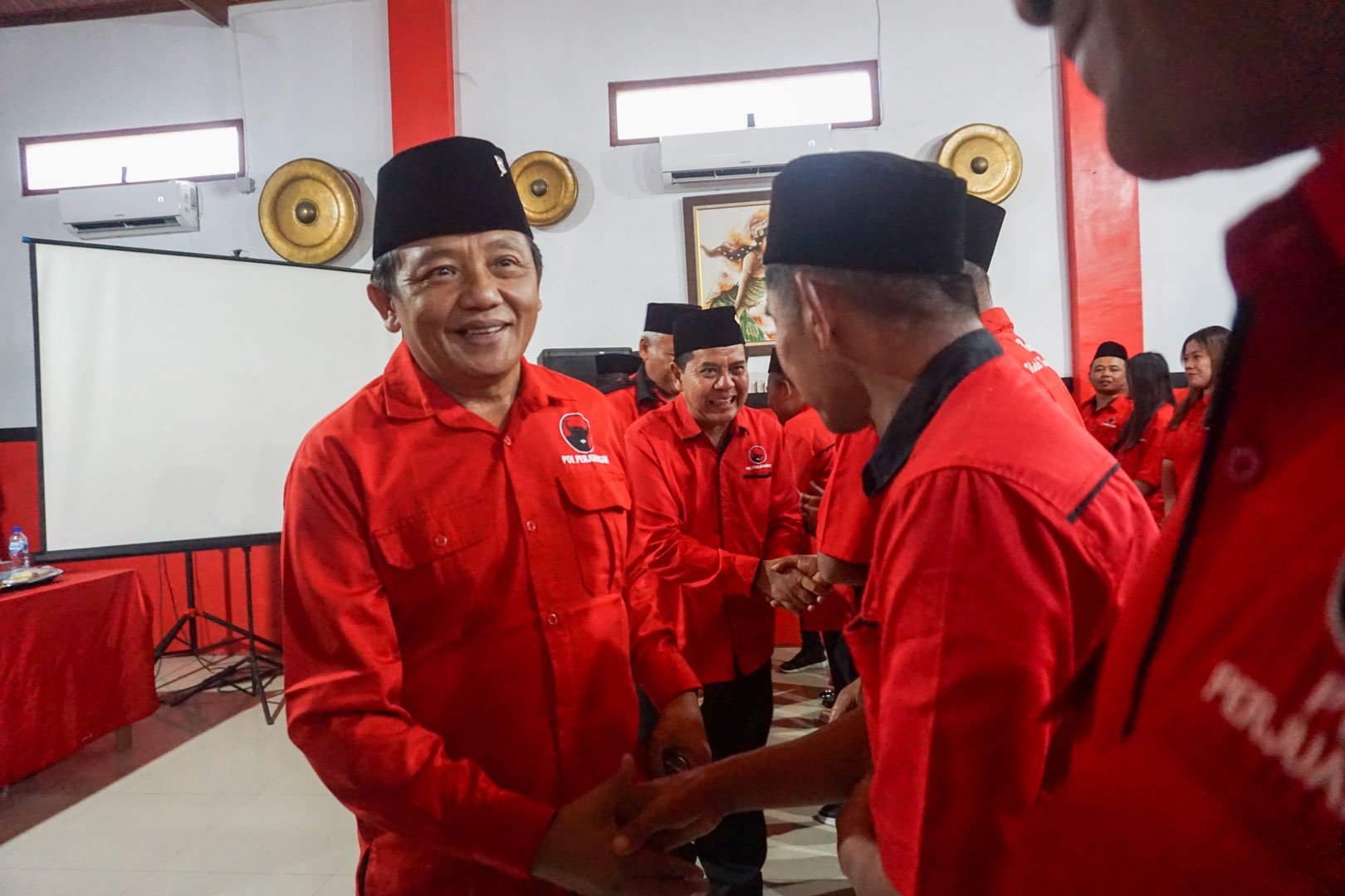 guntur basori pdip kabupaten blitar ucapkan selamat ranting selorejo
