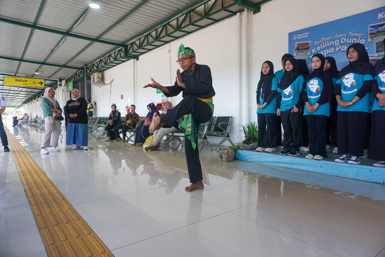 Kado Hari Anak KAI Daop 7 Madiun, Naik Kereta Gratis ke Blitar dan Diskon 20 Persen Permanen Penyandang Disabilitas pencak silat stasiun blitar disabilitas hari anak nasional kamis 23 juli 2026