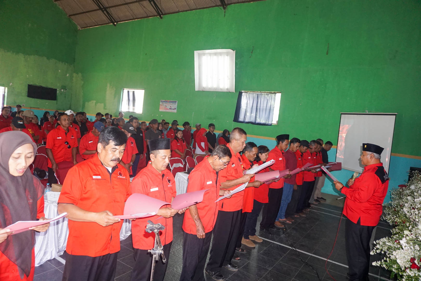 Musran PDI Perjuangan Kabupaten Blitar Juga Momentum Evaluasi, Guntur Wahono Targetkan Suara Hilang Balik Kembali dan Bertambah di 2029 Sugeng Suroso lantik pengurus ranting gandusari PDI Perjuangan Kabupaten Blitar Selasa 21 Juli 2026