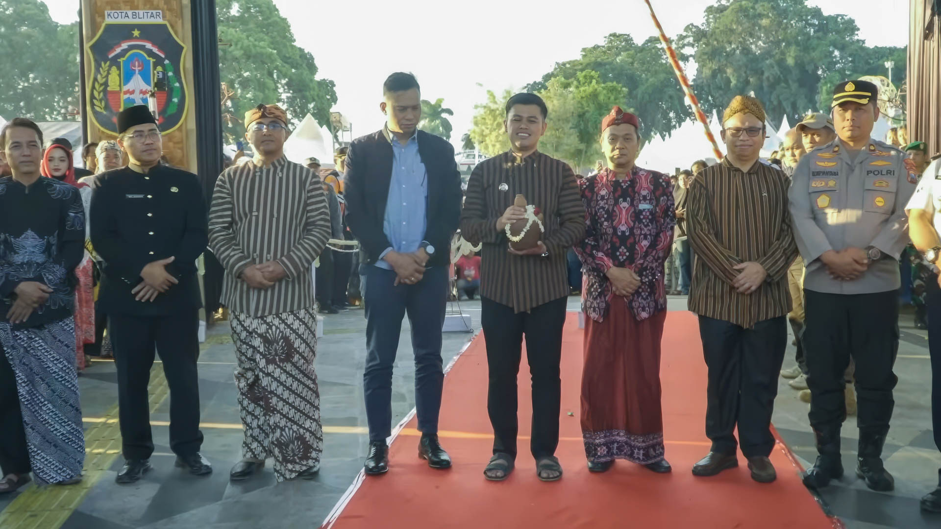 Mas Ibin Gerbang Alun Alun Kota Blitar Djadoel 2026