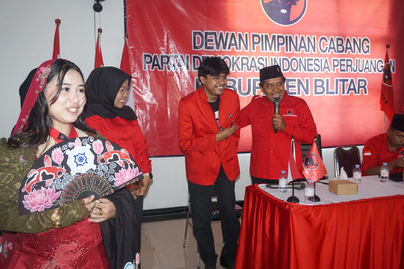 Tiga Desainer Blitar Lolos Fatmawati Trophy Jawa Timur, Haji Basori: PDI Perjuangan Dukung Anak Muda Kreatif dan Berjiwa Bisnis