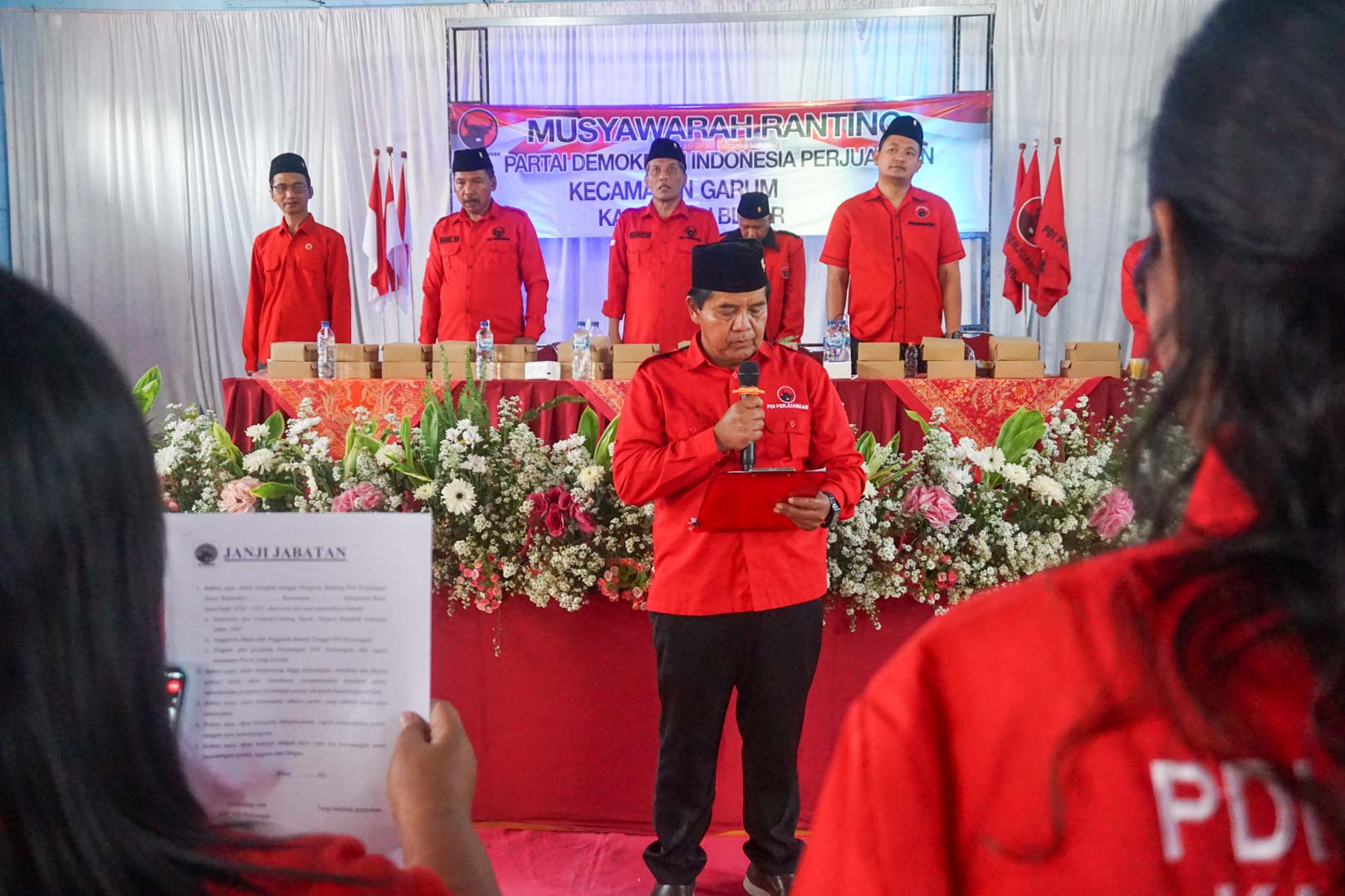 Bupati Blitar Rijanto Hadiri Puncak Musran PDI Perjuangan, Apresiasi Rangkul Kader Muda dari Berbagai Kalangan Basori Lantik Ranting Garum Kabupaten Blitar Musran Minggu 16 Agustus 2026