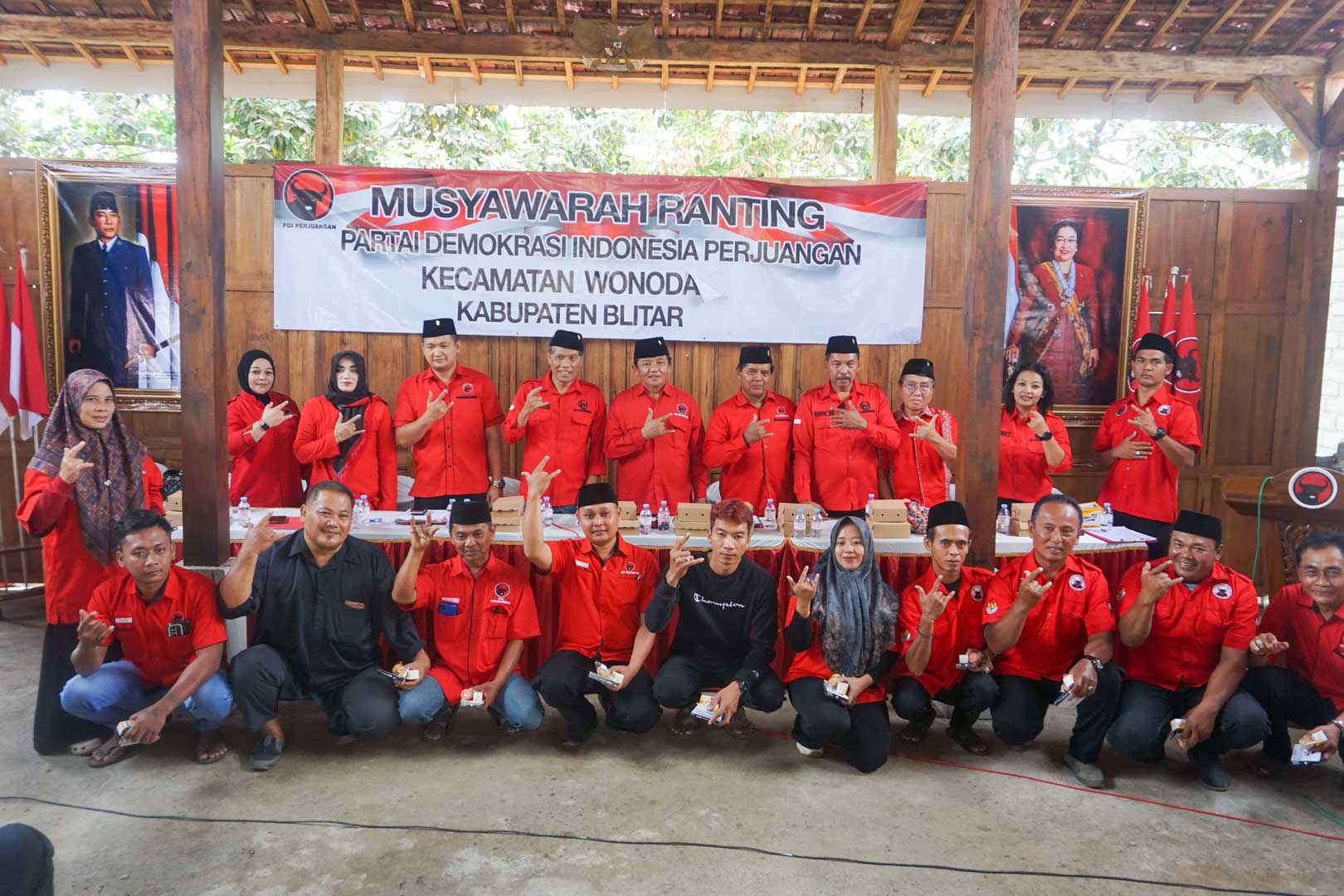 Foto bersama musran wonodadi pdip blitar kecamatan wonodadi sabtu 15 Agustus 2026