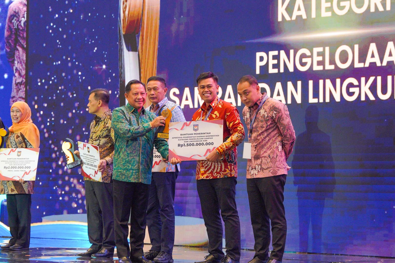 Lingkungan Hidup dan Pendidikan Kota Blitar Diakui Nasional, Mas Ibin Terima Penghargaan dari Mendagri