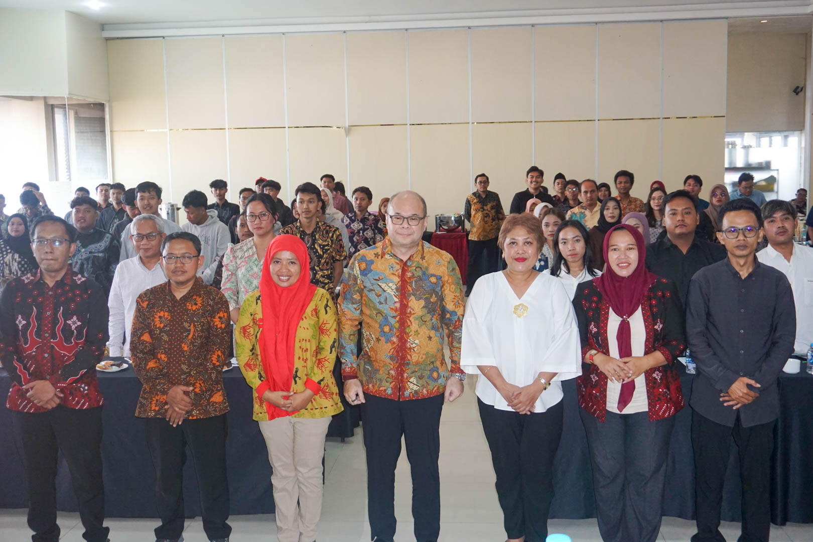 Romy Soekarno Bekali Gen Z Hadapi Pemilu Digital: Check, Compare, Think, Decide Romy Soekarno Bawaslu Jatim Kabupaten Blitar Sosialisasi Jiwa Merdeka Pengawasan Pemilu Blitar Senin 21 September 2026